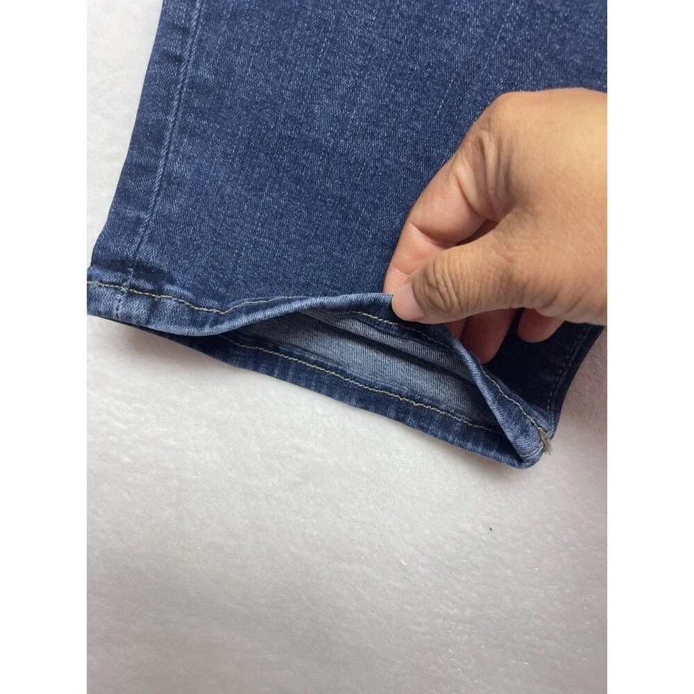 34 Heritage Champ Athletic Fit Men's Size 35x32 Stretch Blue Jeans